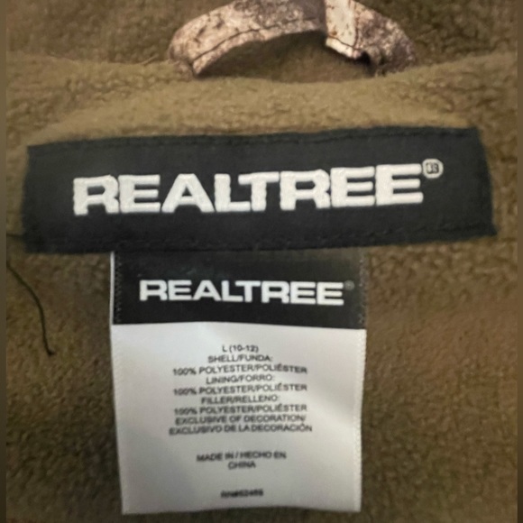 Realtree Vest - Picture 8 of 9